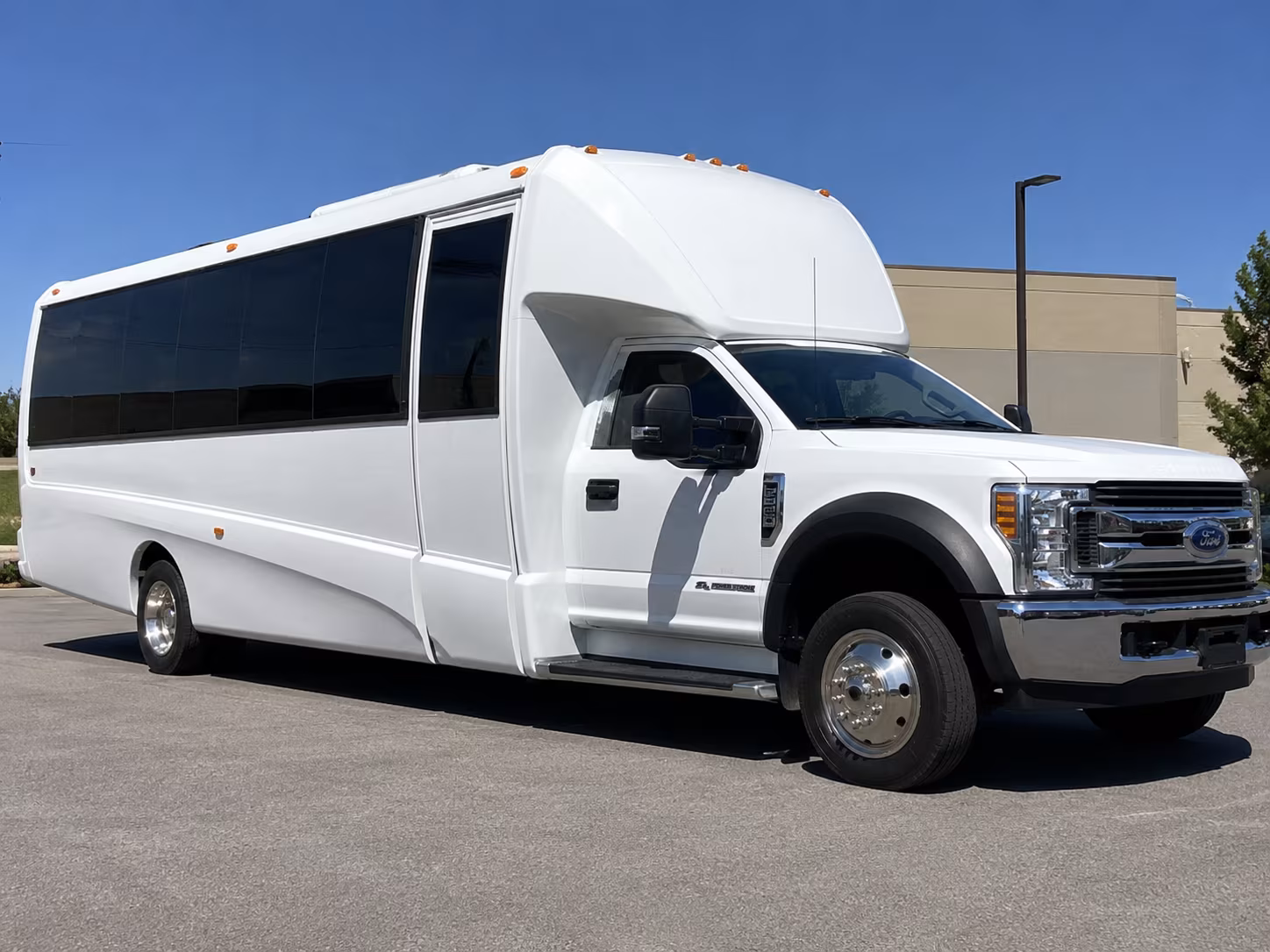 buses for college and university field trips departing peoria
