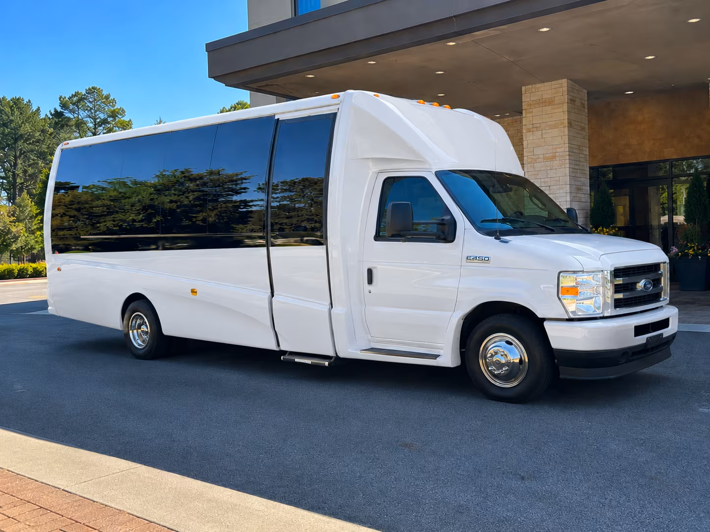 corporate airport transfer buses between peoria and phoenix sky harbor