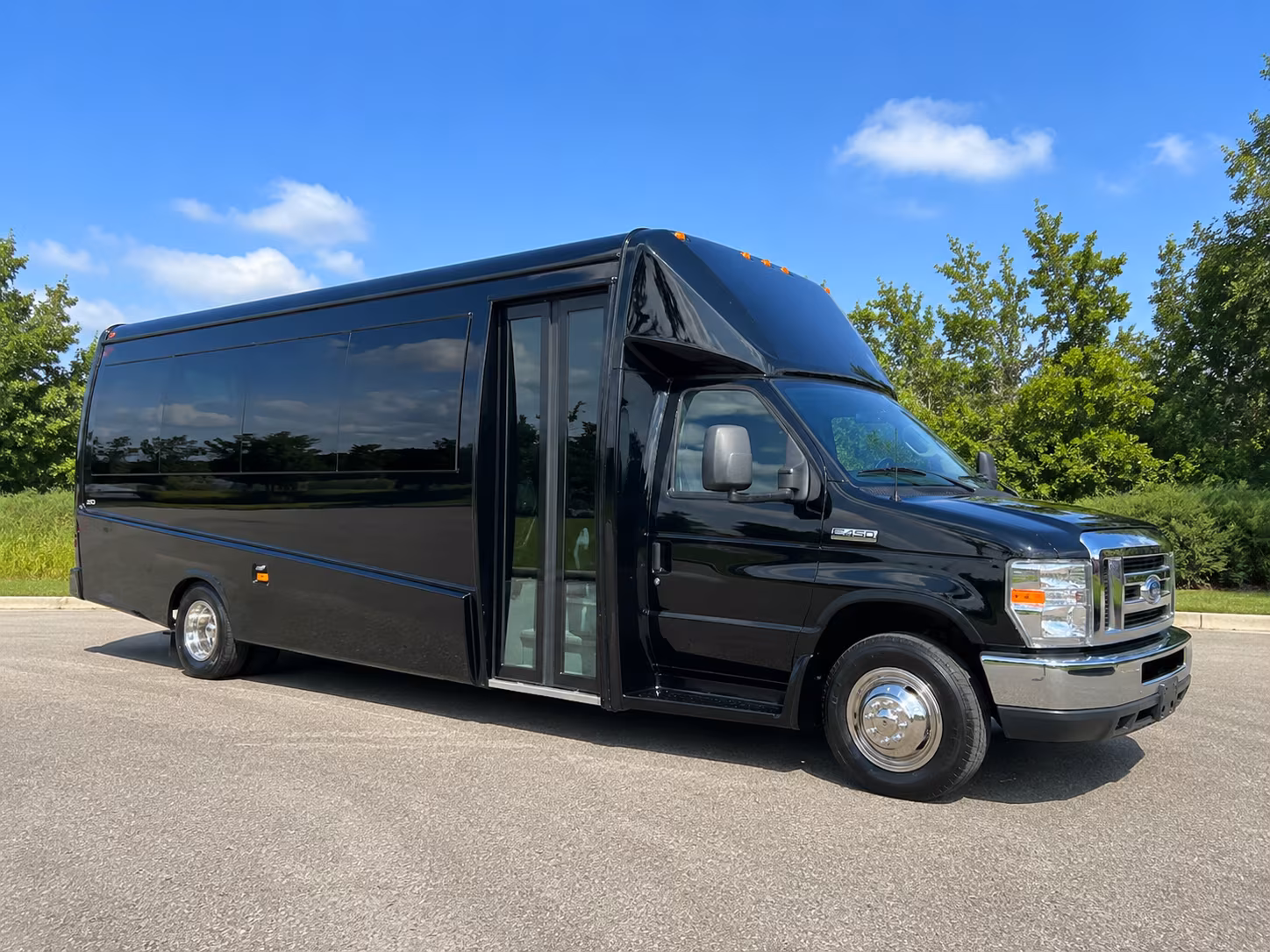 peoria prom buses with the amenities your group wants